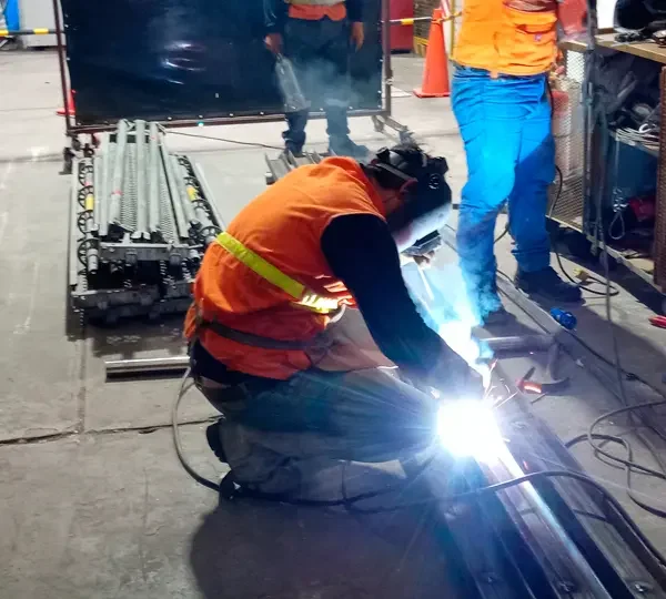 Fabricación de estructuras metálicas mediante soldadura en Iquitos